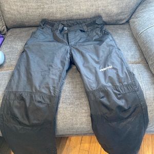 Youth Large ski pants. Only worn one season.